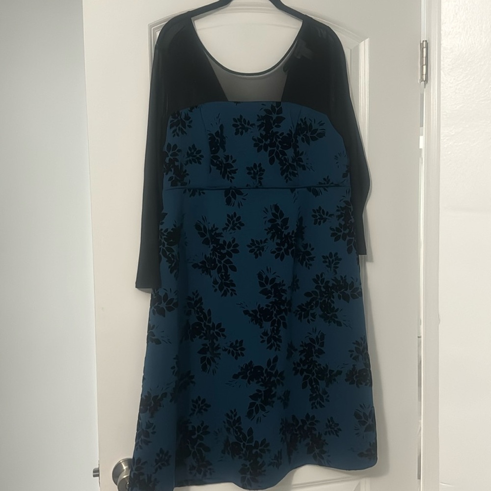 Motherhood Maternity Dark green and black dress Sz L